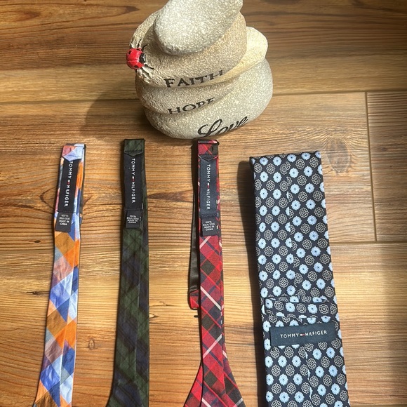 💖Tommy Hilfiger 💯 % silk tie set - Picture 3 of 3